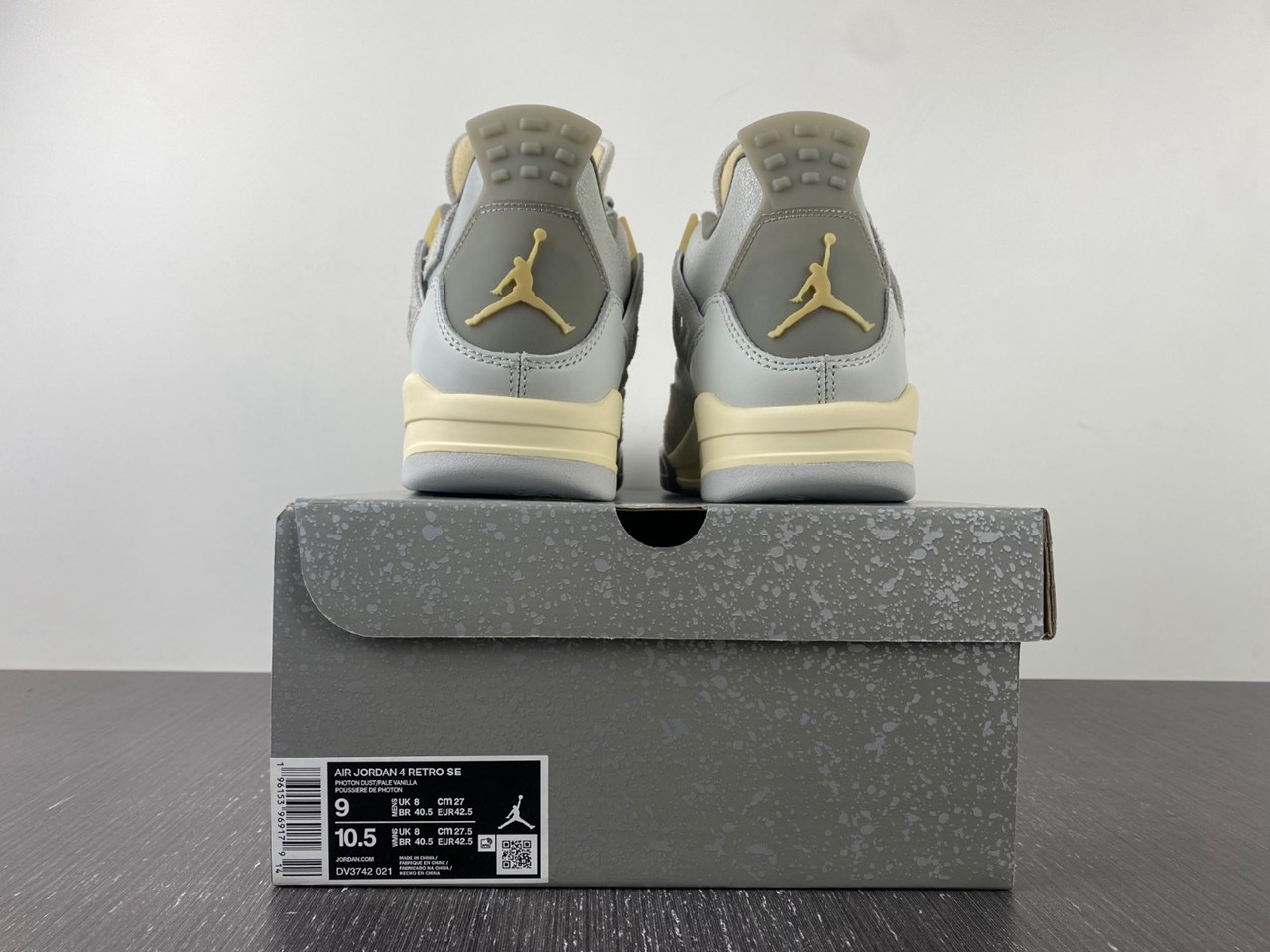 Air Jordan 4 SE Craft ??Photon Dust DV3742-021